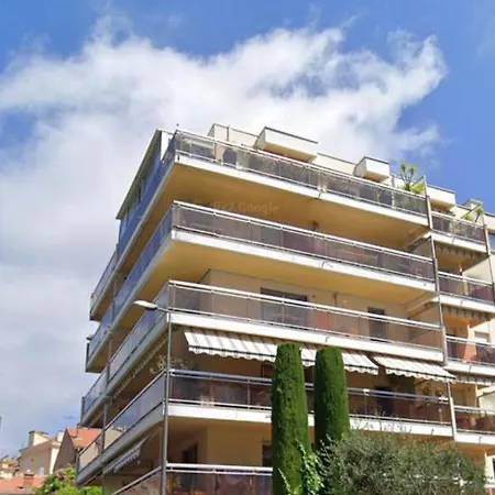 Apartment Le Week Riviera: Spacious 3-star In With Terrace And Garage
