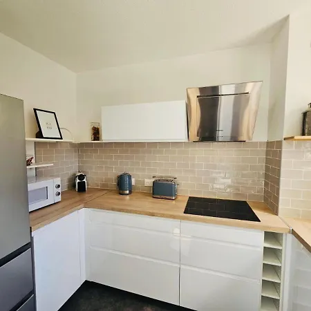 Le Week Riviera: Spacious 3-star In With Terrace And Garage Apartment