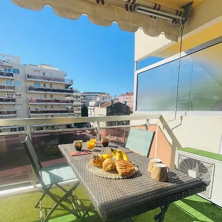 Apartment Le Week Riviera: Spacious 3-star In With Terrace And Garage